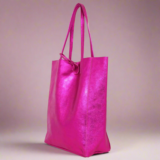 Pink tote bag on a light purple background